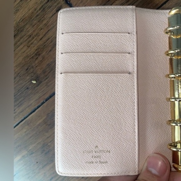 Louis Vuitton wallet agenda passport cover monogram LV koala pm pink interior - Picture 15 of 17